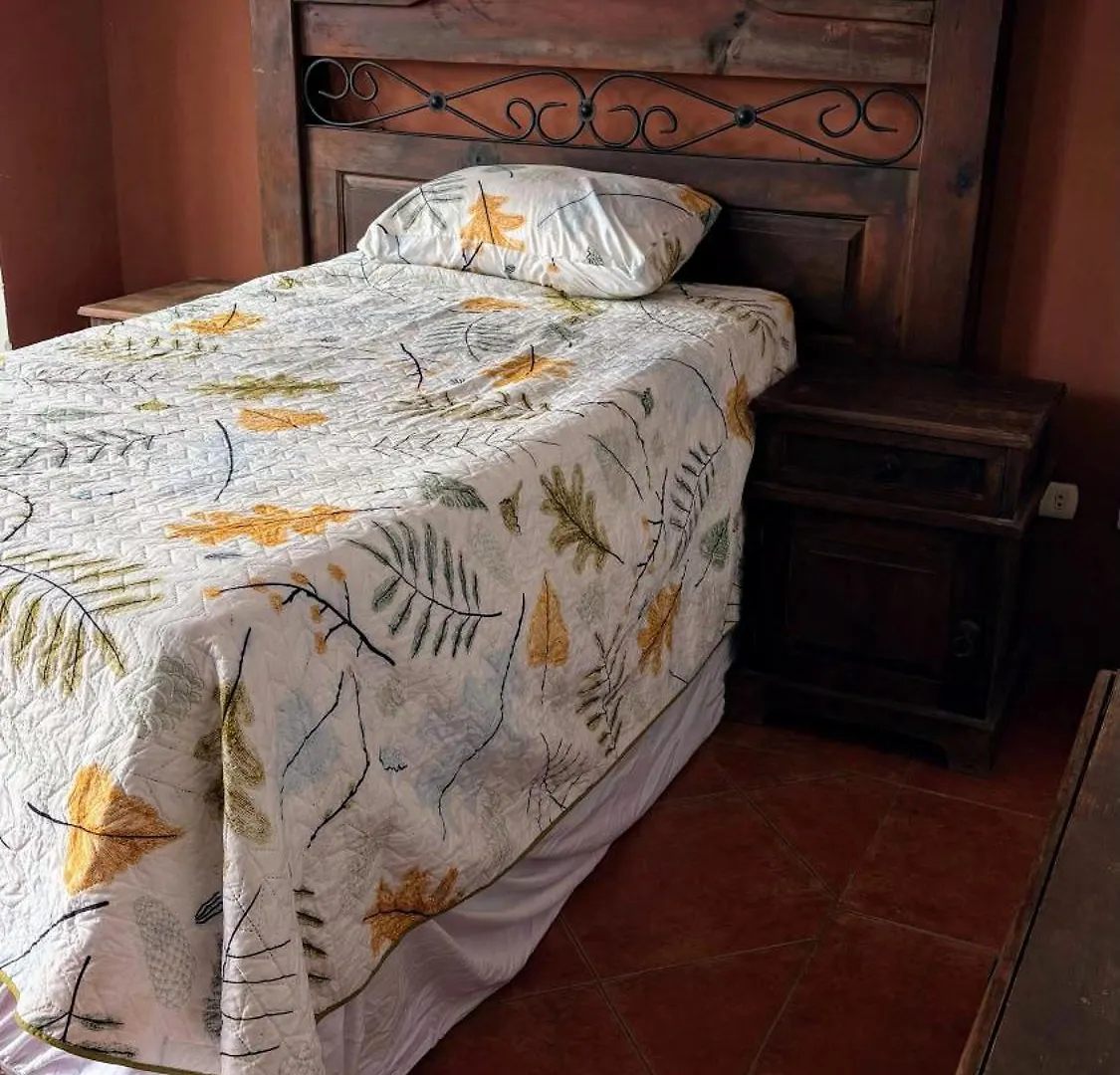 Hostal Colonial Independiente Mixco